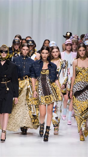 Versace Blog on Instagram: "Versace SS18 fashion show (original credits to versace) #versace #versacess18 #fashion #donatellaversace #fyp"