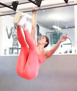 Natacha Oceane on Instagram: "I’ve focused on sharing exercise ideas recently but so many of you ask what my current workouts look like! 👀😳 ⠀ ⠀⠀ I prioritised hypertrophy (muscle building) and strength training for a couple of years or so before wanting to try out some more styles and mashing them up into some kind of workout ⠀ ⠀⠀ All my sessions vary a lot and I don’t follow any kind of routine through the week or within a workout, but this is an example of what an upper body session looks li