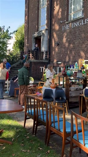 2 WEEKS TO GO - THE CAMDEN VINTAGE FURNITURE & FLEA MARKET Hunt for the perfect piece of home decor or something for your winter wardrobe in a sustainable way by shopping VINTAGE! Find vintage furniture, homeware, fashion and other home accessories from 30 traders in 3 rooms! This will be our last visit to Camden in 2025 so don’t miss out on tickets. When: Sunday 26th October 2025 Where: Cecil Sharp House, 2 Regents Park Road, London, NW1 7AY What Time: 10:30am (early entry)/ 11am (general entry