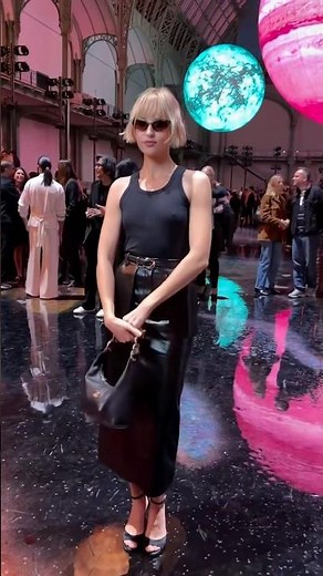 Angèle Arrives at Chanel Spring/Summer 2026 | Paris Fashion Week