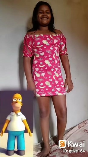 menina dançando Kkkkkkkkk😂😂