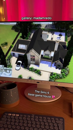 Explore a Charming Base Game House in The Sims 4