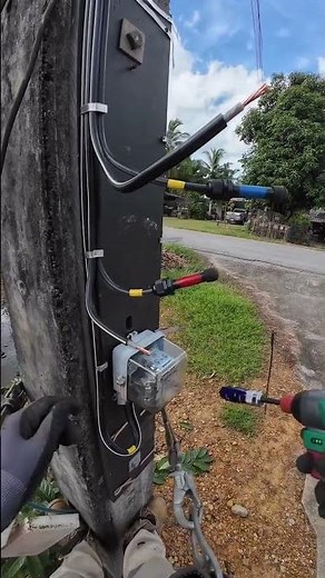 😱 How to Become an Electrician | Installing Service Cable from Pole to Meter! #Electrician #Lineman