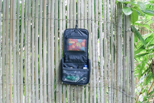 Muji Hanging Travel Case | Review: 7.5/10 | Pack Hacker