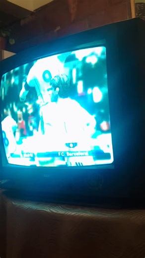 Pro Evolution Soccer 2006 - Highlights!?!?! on Instagram: "Calculadísimo el cabezazo . . . . . . . . . . . . . . #ps2 #proevolutionsoccer #proevolutionsoccer2006 #pes2006 #pes #crt #videogames #football #retrogaming #pes2021 #vintagegaming #vintagegaming #ronaldo #realmadri̇d"