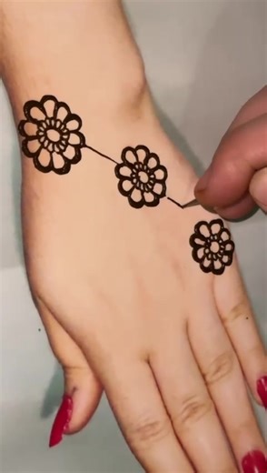 Latest Easy and Stylish Mehndi Designs for Eid 2023