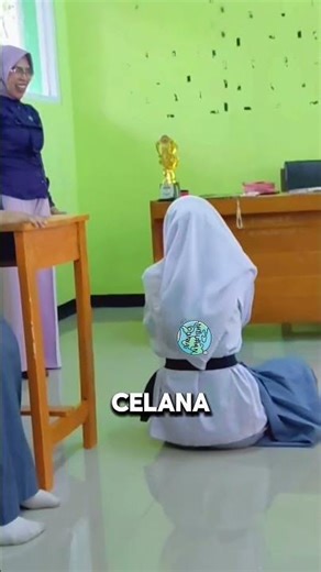 If you're lazy about changing your clothes, the teacher will immediately become suspicious!