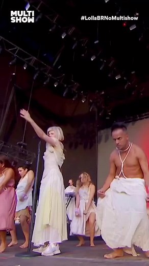 Heathens @AURORA #auroramusic #aurora #aurorarunaway #auroraaksnes #lolla #lollapalooza #lollapalooza2023 #lollapaloozabr