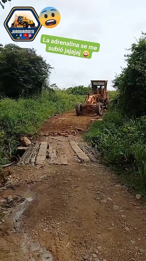 1M views · 8.8K reactions | Por un paso estricto  #juandamoto #maquinariaamarilla #SangreHidraulica #mipasion #Todos #motoniveladora #parati #mondo #reels2023fb #1️ | juandamoto | Facebook