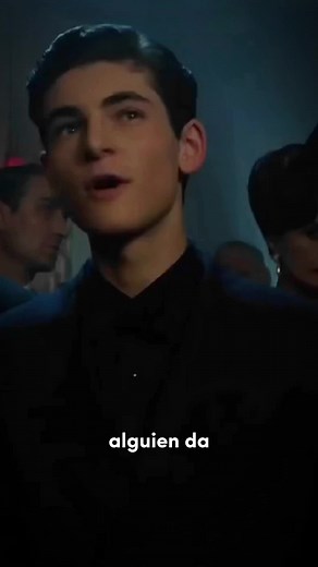 Gotham - escena de la subasta - Bruce Wayne #gotham #brucewayne #subasta #escena