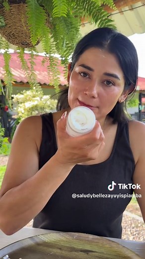 Cómo lucir una piel radiante con vitamina E y aceite de ricino