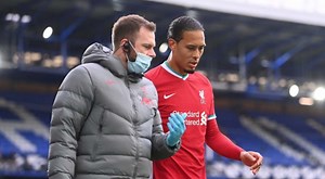 Líder de la defensa del Liverpool pasará por el quirófano