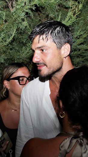 Mary Lù Nezi on Instagram: "Lorenzo Spolverato | evento in Puglia del 17.08.25 Lorenzo finalmente in Puglia al Mare Mosso Beach Club, a Torre Canne in provincia di Brindisi, per incontrare i fan. Bellissima la location, bella l’atmosfera, grazie alle organizzatrici che sono state discrete e super disponibili. [ Large version - Link in bio ] 📷 ©2025 emmavhenne - tutti i diritti riservati #lorenzospolverato #emmavhennephotography #pugliagram #torrecannebeach"