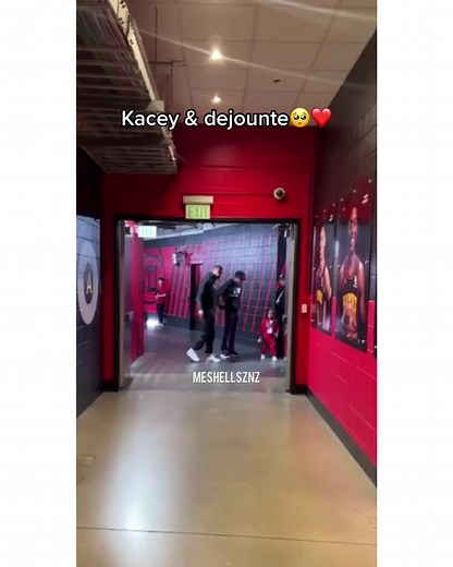 Jania Meshell and Dejounte Murray's Heartwarming Moment