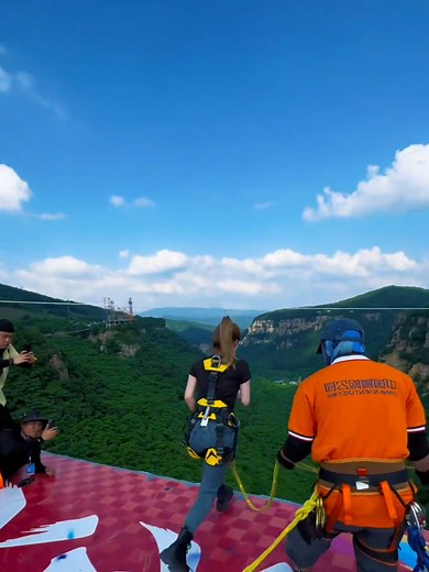 High-Altitude Bungee Jump: Facing Fear