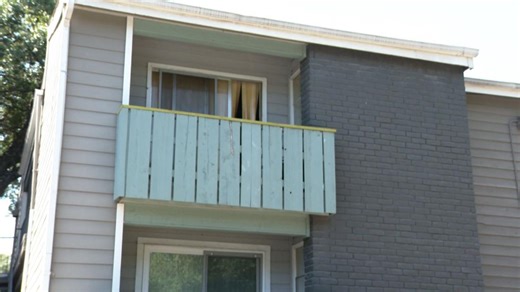 'How much worse can it get?': Renters concerned over stench after man's body discovered decomposed inside his apartment