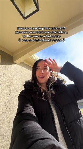 My U.S. college era was iconic. I partied with red solo cups, I had the time of my life, and I discovered so much about myself along the way. No regrets lol I didn’t know how long I’d stay, so I lived every day to the fullest!!! Who else used this Snapchat filter???🤣 #2016 #2016throwback #lifeinusa #collegelife #internationalstudent