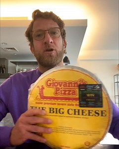 561K views · 6K reactions | Barstool Frozen Pizza Review - Giovanni's Pizza (Minnesota) | David Portnoy - El Presidente | Facebook