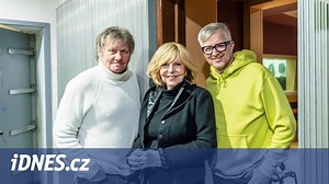 Zagorová, Hložek a Kotvald děkují zdravotníkům novou verzí hitu Můj čas - iDNES.cz