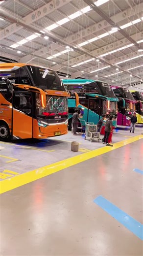 Exploring Subur Jaya's Hino RM 280 Bus Design