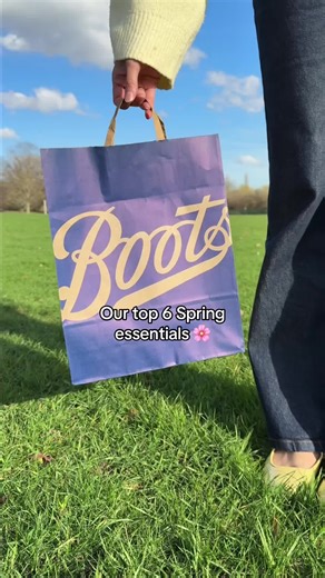 From powdered bronzers to floral scents, we've got your beauty spring essentials covered 🌸✨ What's your spring essential? #BootsUK #SpringMakeup