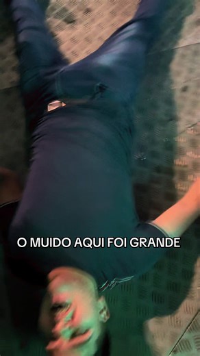 Diversão e Quedas no Parque: Momentos de Samba