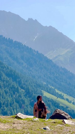 DM FOR SOLO SHOOT IN KASHMIR Vc @pathway_to_kashmir #reelitfeelit #viralvideos #view #trendingsongs #reelkarofeelkaro #instagram #mountains | Amir's Pathway