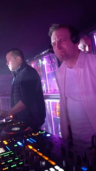 This video is still going VARIAL thanks to YOU 🙏🥹 #dj #clubmusic ‪@Mestomusic‬