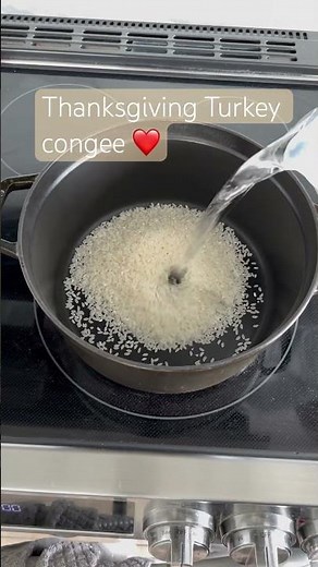 How to use leftover (Thanksgiving) turkey for turkey congee!