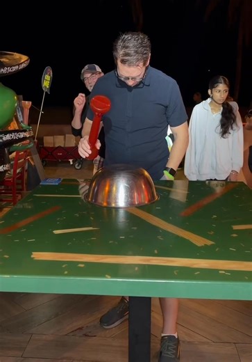 Hey FELDMAN! Whitney Houston challenge at Señor Frogs Hollywood Beach | Hollywood Beach TV