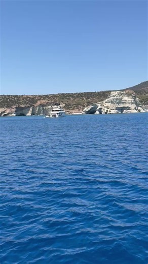 Exploring Milos: A Greek Island Paradise with Stunning Scenery