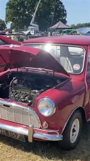 Great Morris Mini Minor 850cc.1960. #classiccars #automobile #carshow #carmeet #oldschoolcars #cool