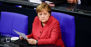 Despedida de Merkel: chanceler alemã recebe honras militares