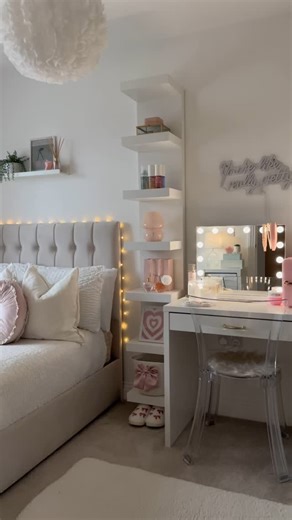 𝓗𝓪𝔃𝓮𝓵 ᥫ᭡ on Instagram: "✨ Tween Room Tour ✨ Creating a cozy and stylish space with soft pink hues, elegant lighting, and dreamy decor details. Absolutely love how it turned out! 🌸🛏️ 💖 Links in bio or comment TWEEN for all product details! #TweenRoomDecor #RoomGoals #DreamySpace #PastelVibes #RoomTransformation #CozyCorners #DecorInspo#usa"