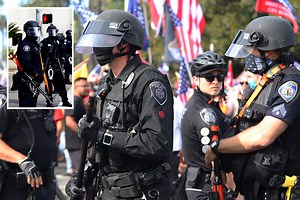 Cops 'with billy clubs sent in as pro-Trump & Antifa groups mass'