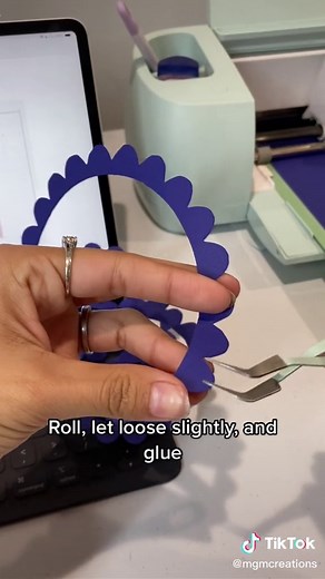 Tutorial on Rolled Flowers👀😍 if you need any help with these comment down below and if you’d like this specific SVG email me! #rolledflowers #paperflowers #mgmcreations #tutorial #parati #foryou #fyp #howto #floresdepapel #mexicana #latina
