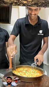 ये अभी नया-नया आया है तो इसे अभी नहीं आता पिज्जा बनाने तो इसे सीख रहा है?🥰