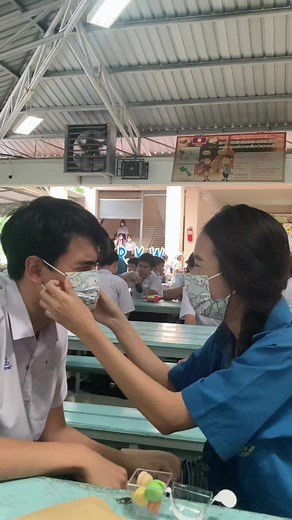 School Cafeteria Life: A Snapshot of Student Interaction