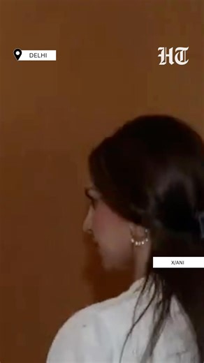 #WATCH | Hema Malini, Esha Deol pay floral tributes to late actor Dharmendra Stay updated with all the stories that matter — download the Hindustan Times app | Hindustan Times