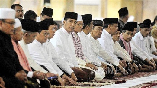 Tata Cara Shalat Tarawih 8 Rakaat dan Witir 3 Rakaat, Lengkap dengan Bacaan Niat dan Doanya - Tribunjatim.com