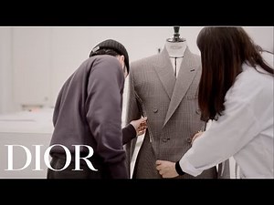 Remaking the ‘Bar’ jacket for Dior Men's Winter 2022-2023