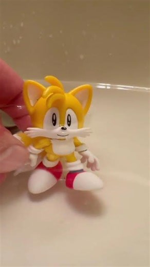 please help me i am under the water #sonic