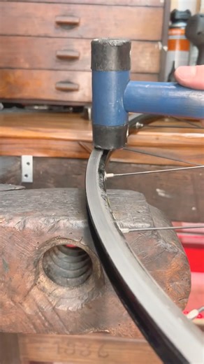 How to straighten a wheel after a crash