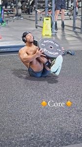 There’s all kinds of ways to work your core. Here are some using a 25lb plate and 10lb dumbbells 👌🏾 - Save📲 Send to a friend 🔸 #exercise #coreworkout #foryoupage #workoutmotivation #absworkout #corestrength #gym | Ja'Darius Boyce