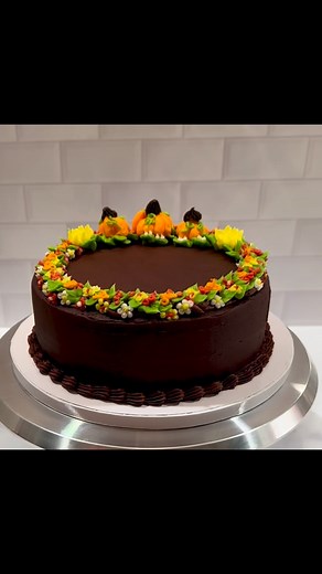 Autumn Wreath design for a fall birthday celebration. Design inspiration @mycakeschool #capecodbaker #buttercreamflowers #capecodcupcakes #buttercream #capecodcakes #supportsmallbusiness #capecod #capecodbrides #cakecakecake #livelovelocal #autumnvibes🍁 | Perennial Delights