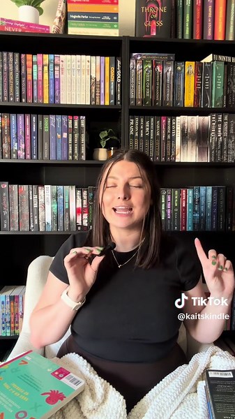 doing what I do best… book shopping 🤪 mini book haul for bubba and I 🫶🏻📚 #booktok #bookhaul #bookbuying #books #booktokfyp