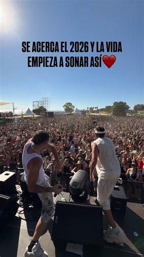 𝑬𝑳 𝑫𝑼𝑶 𝑹𝑶𝒁𝑬🌹 on Instagram: "2025 Gracias por tantas alegrías,2026 anda preparándote que La Rozeneta no piensa frenar,mucha salud,familia y sobre todo CUMBIAAA❤️🙏🏽😍 #parati #roze #viral #tujardinconenanitos"