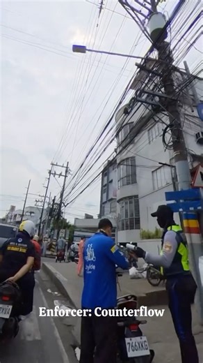 𝒂𝒍𝒂𝒃𝒂𝒏𝒈 𝒃𝒖𝒍𝒍𝒆𝒕𝒊𝒏 on Instagram: "May nahuhuli din naman pala sa “No Counterflow” sa National Road sa Muntinlupa.👇 Kahapon, nag-ikot kame at pinadaan lahat ng mga pedestrian na nasa pedestrian lanes na. Masaya sa pakiramdam! At walang disgrasya. Marami nagpasalamat pero marami rin nagulat at hindi makapaniwalang pinapatawid sila. Ingat po tayong lahat at tumawid sana sa mga tamang tawiran at respetuhin sana ng lahat ang pedestrian lanes para iwas sakuna. Happy Sunday, neighbors!"