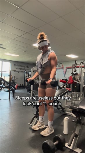avery !!! on Instagram: "I honestly didn’t mean to make it a loop but I’m really impressed with my editing lol #gymmotivation #fitnesstransformation #girlswholift #lifting #bodybuilding #review #fulldayofeating #cutting #fitnessmotivation #cheatday #diet #gymgirls #protein #proteinrecipe #anabolic #bulking #protein #bodybullding #lifting #proteinhack #explorereels #gymmotivation #healthyhabits #healthiswealth #winterarc #motivation #weightlifting #workoutroutine #fitness #mindset #discipline #af