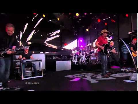 Jason Aldean Performs "Just Gettin' Started" | BTechVision